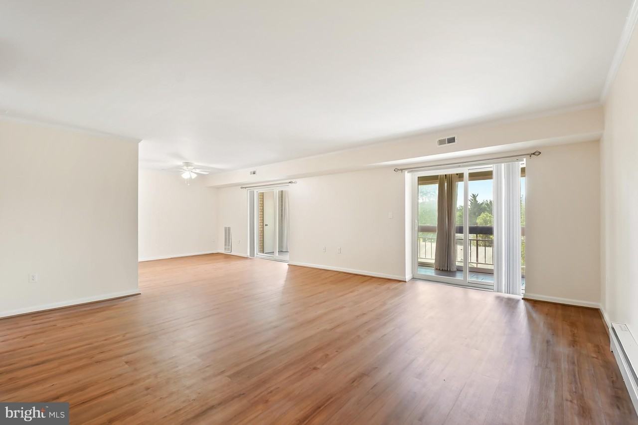 15101 Glade Dr #10-3G - Photo 4 of 30