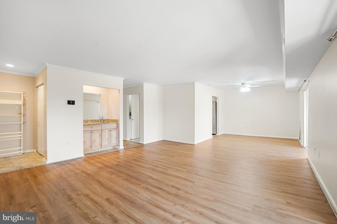 15101 Glade Dr #10-3G - Photo 6 of 30
