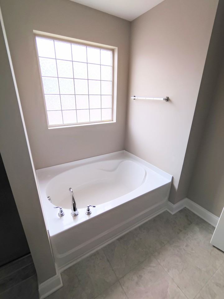 5001 Laughing Brook Ln #1 - Photo 4 of 11