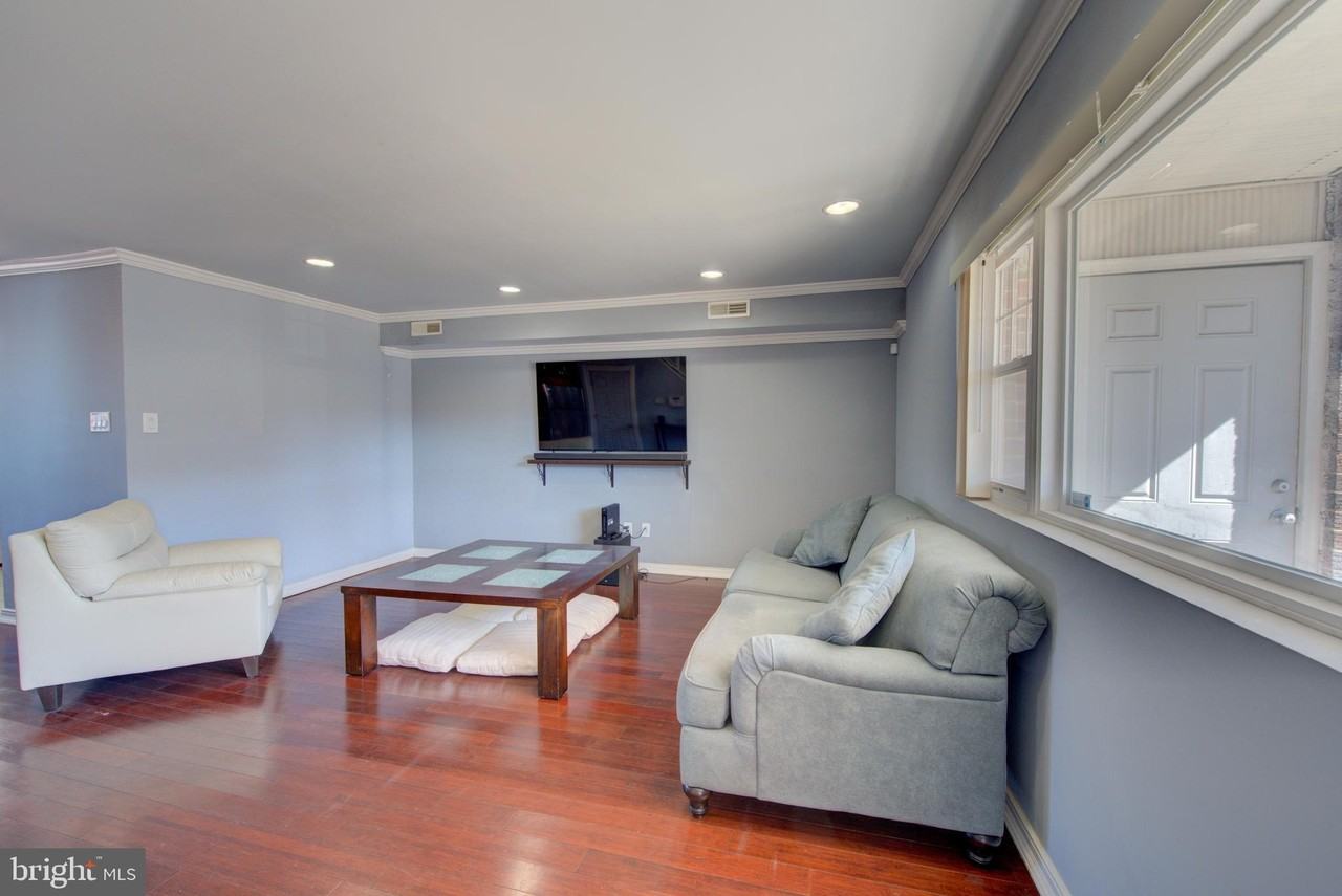 1119 W Master St - Photo 3 of 22
