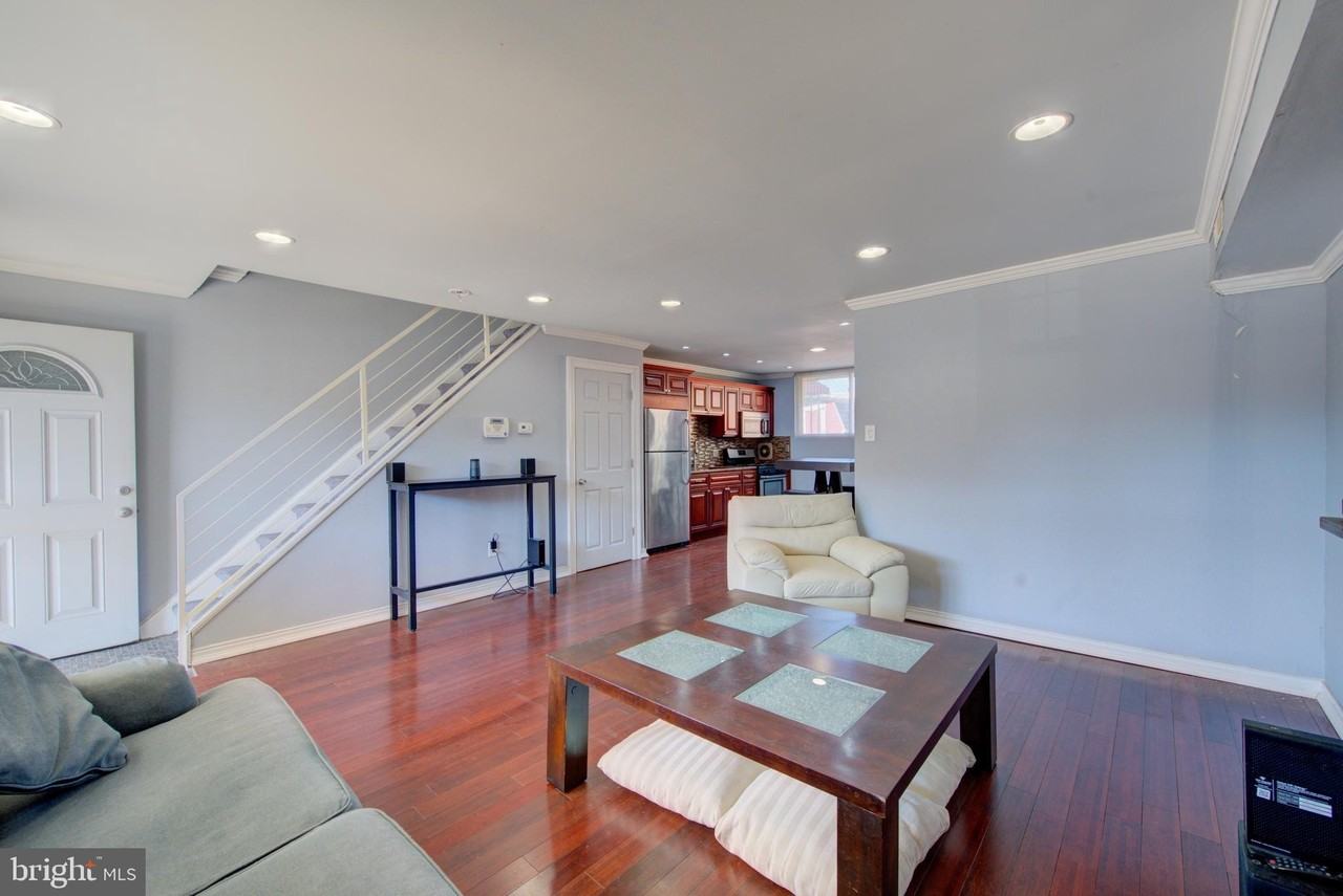 1119 W Master St - Photo 4 of 22