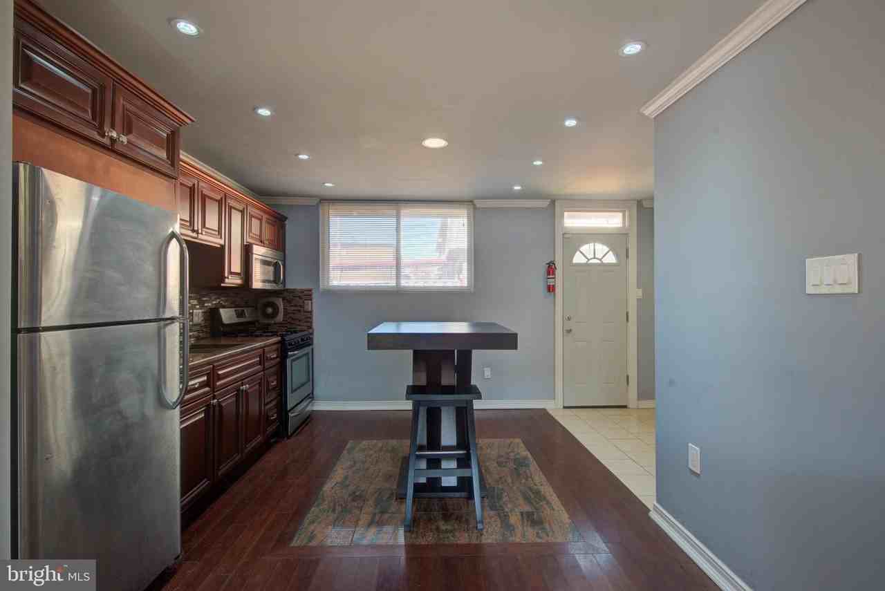1119 W Master St - Photo 5 of 22