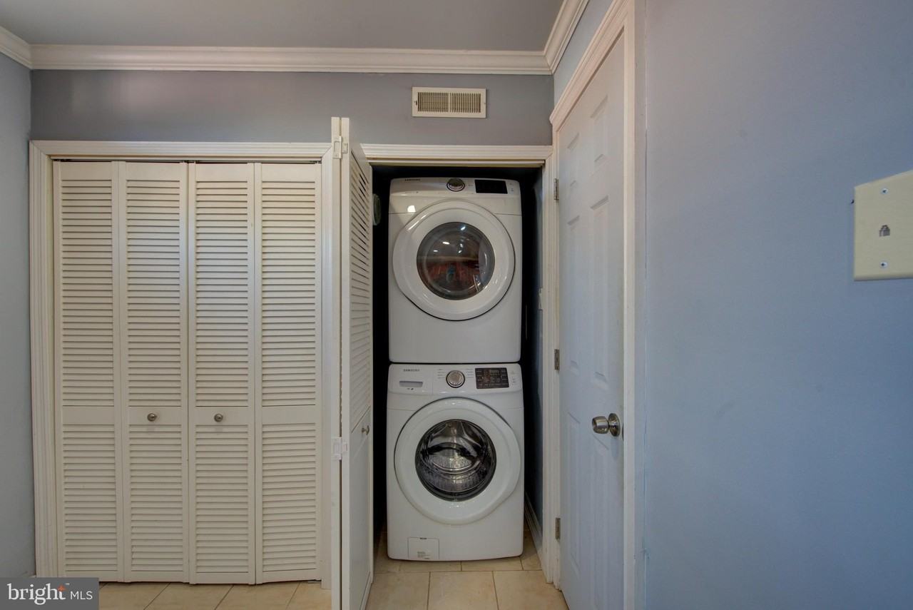1119 W Master St - Photo 7 of 22