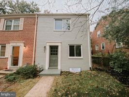 featured image of 44 E Rosemont Ave