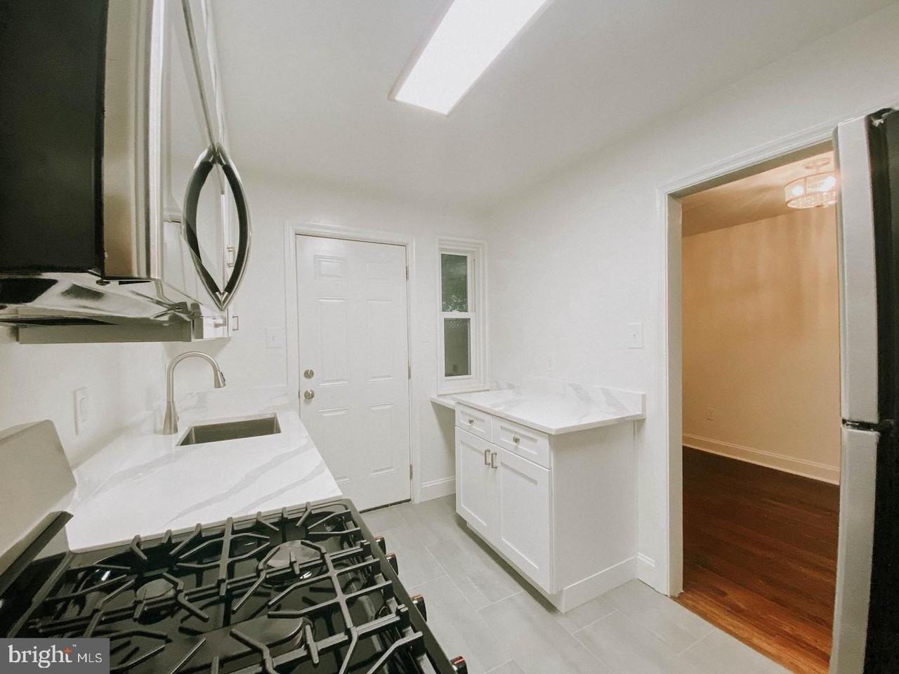 44 E Rosemont Ave - Photo 2 of 22