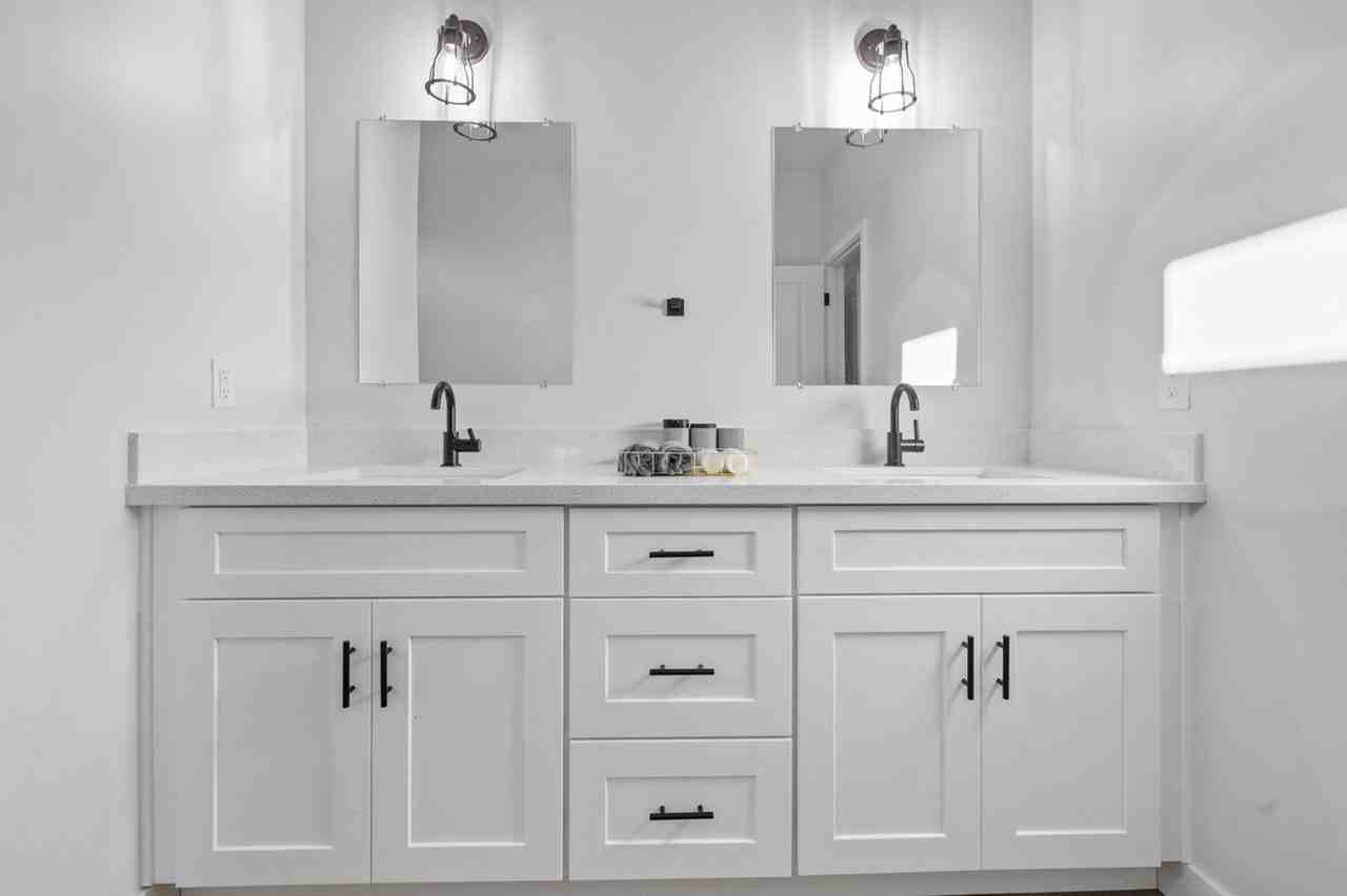 3748 E Taylor St #1244321P - Photo 3 of 30