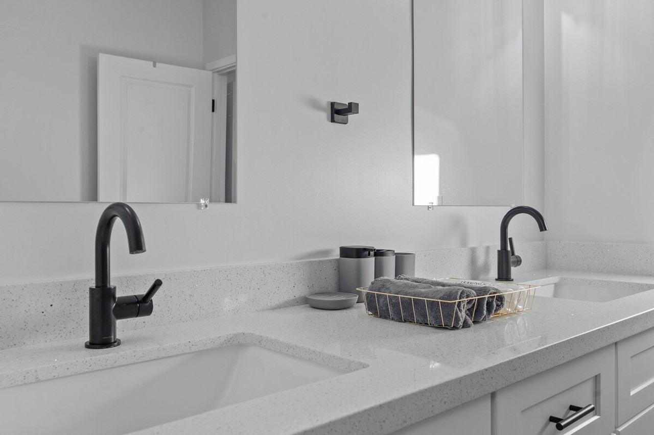 3748 E Taylor St #1244321P - Photo 4 of 30