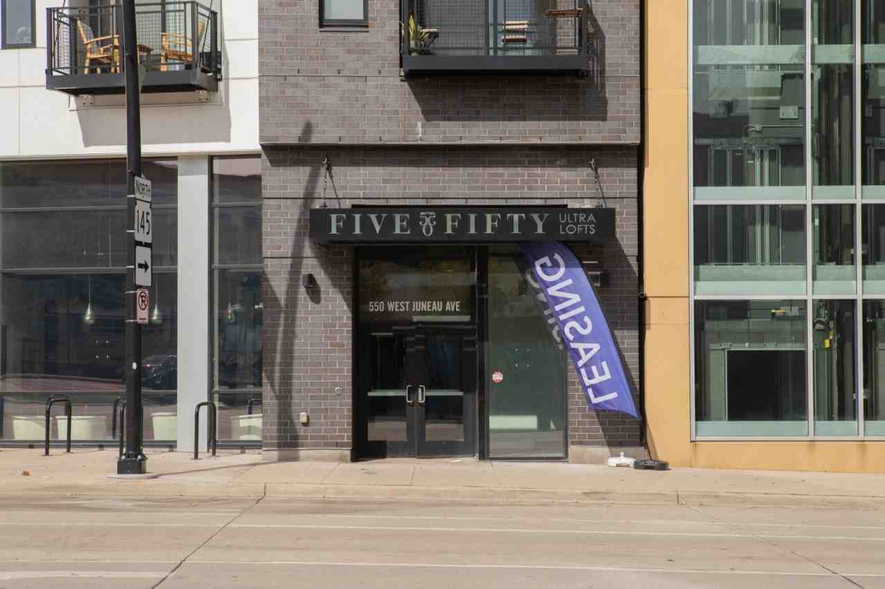 550 West Juneau Avenue - Photo 2 of 31