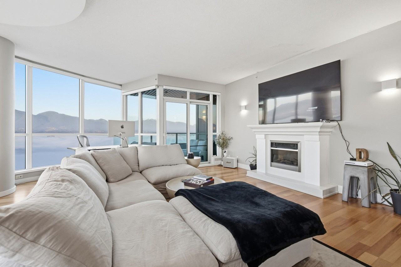 550 Bute St #1391352P - Photo 2 of 15