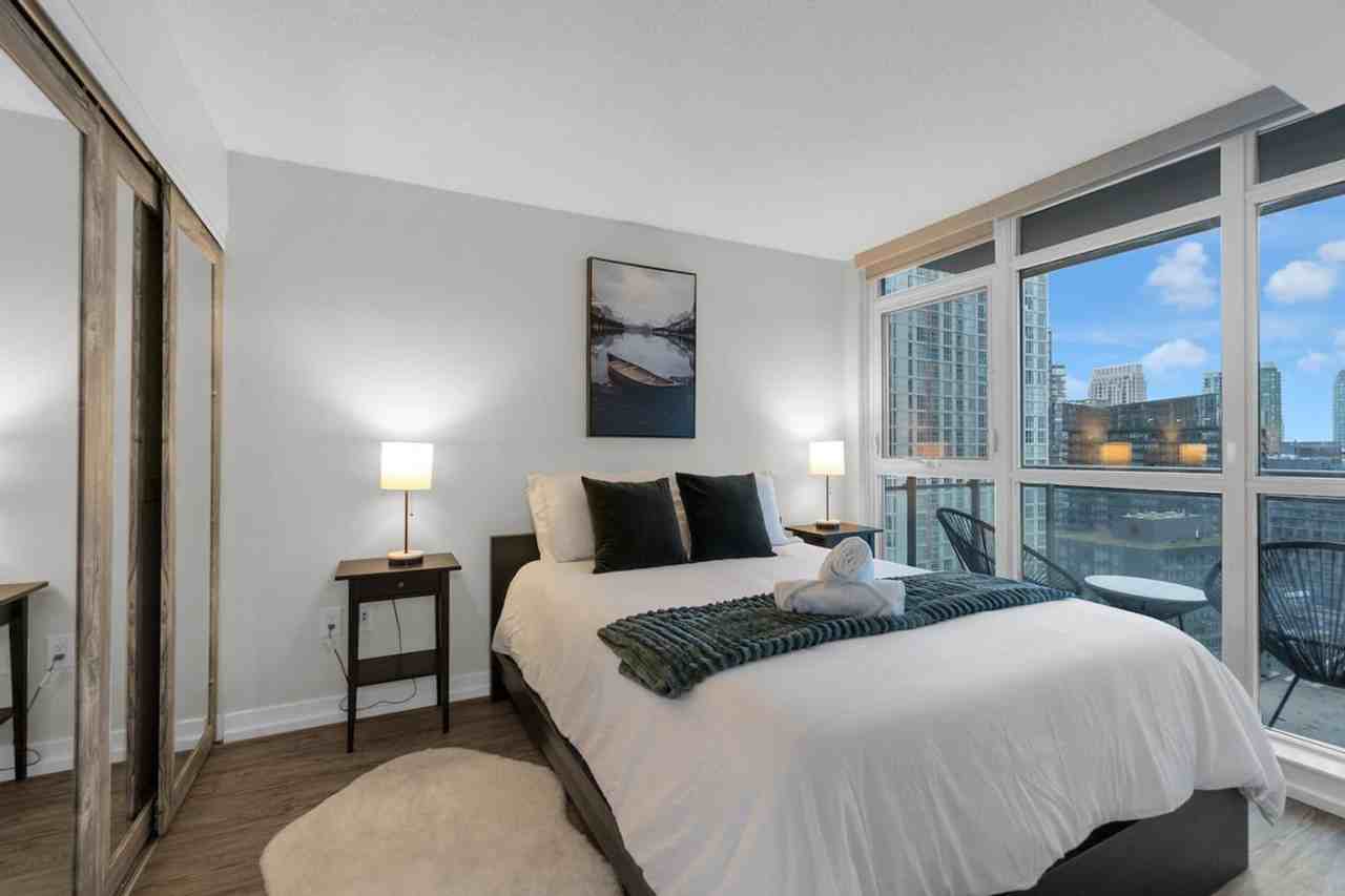 151 Dan Leckie Way - Photo 3 of 47