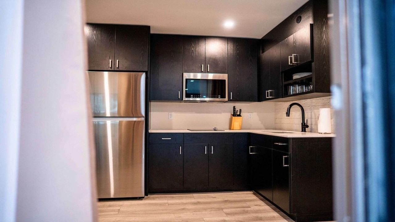77 9th Street East - Photo 6 of 27
