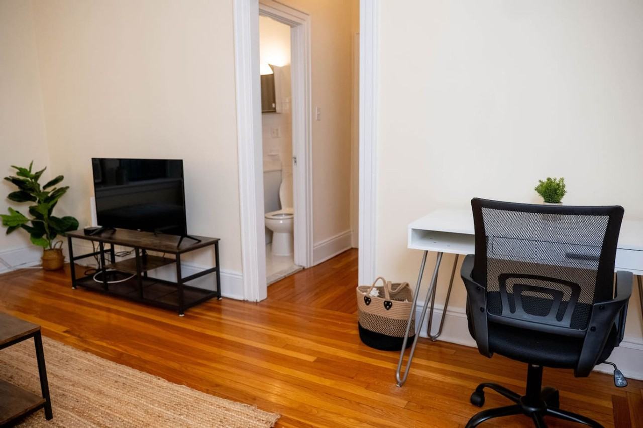730 Hudson St #1514689P - Photo 2 of 19