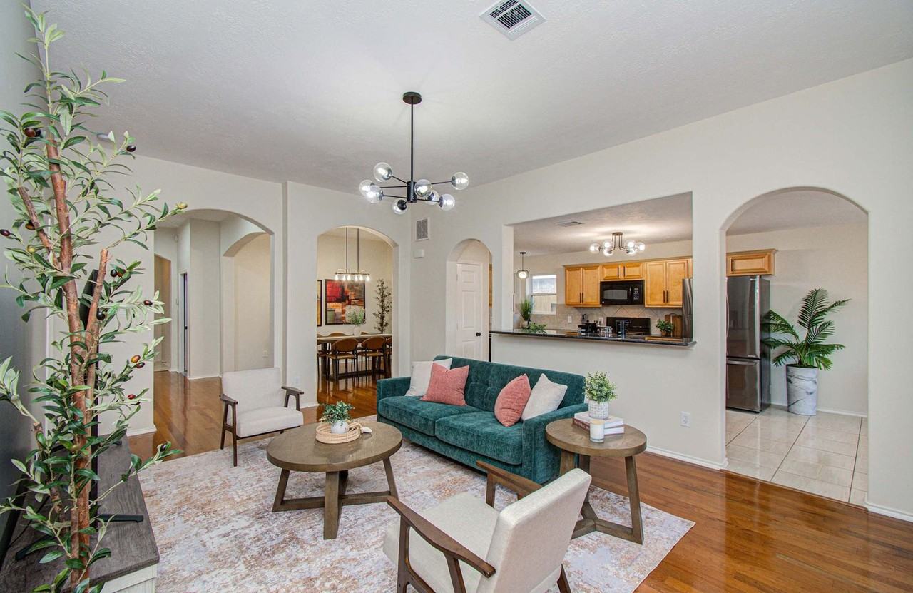 7211 Crescent Mills Drive - Photo 4 of 50
