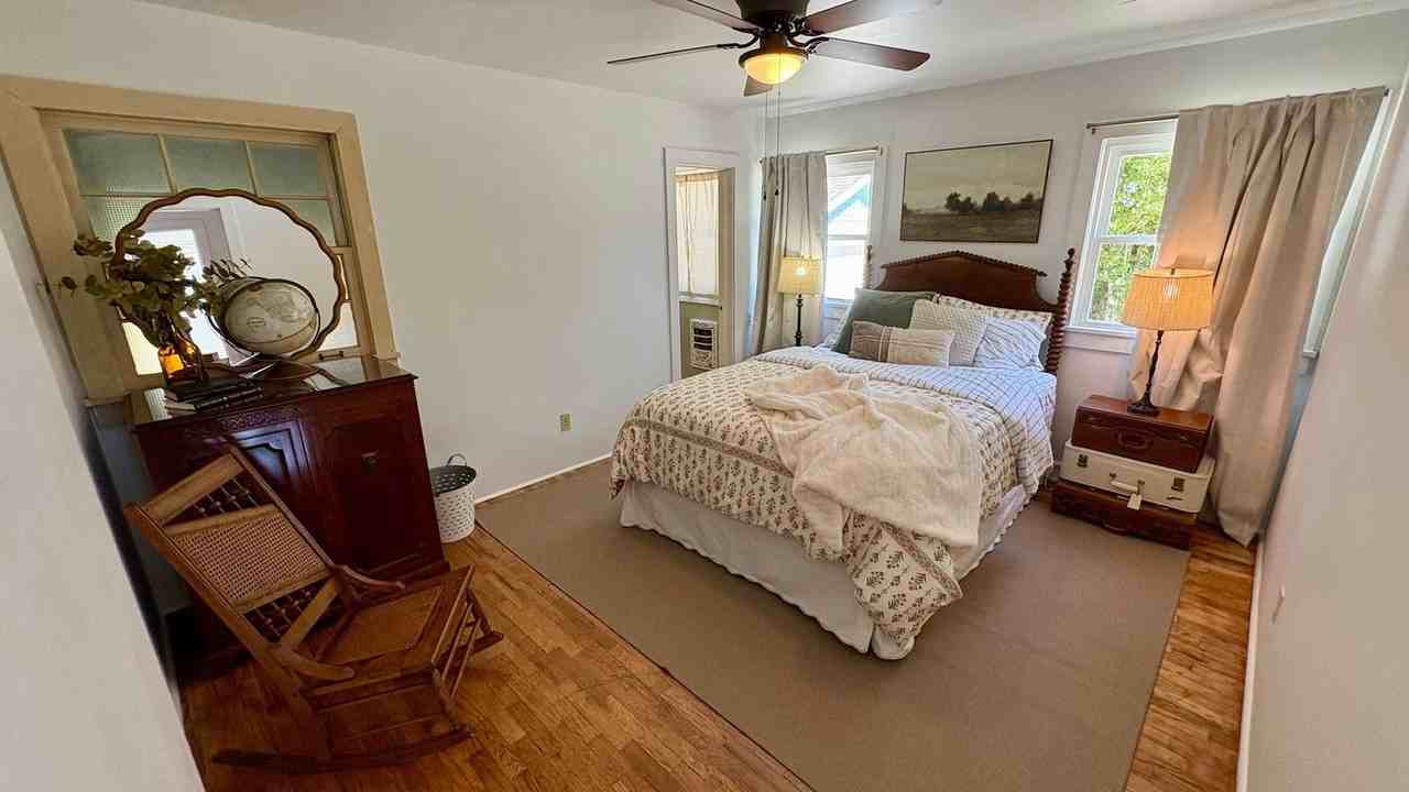 207 E Franklin St #1520952P - Photo 5 of 22