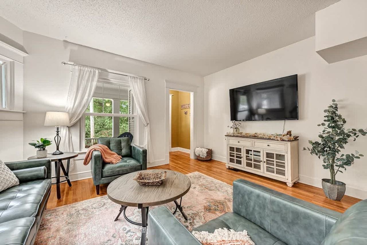 413 S Madison St #1520928P - Photo 2 of 31