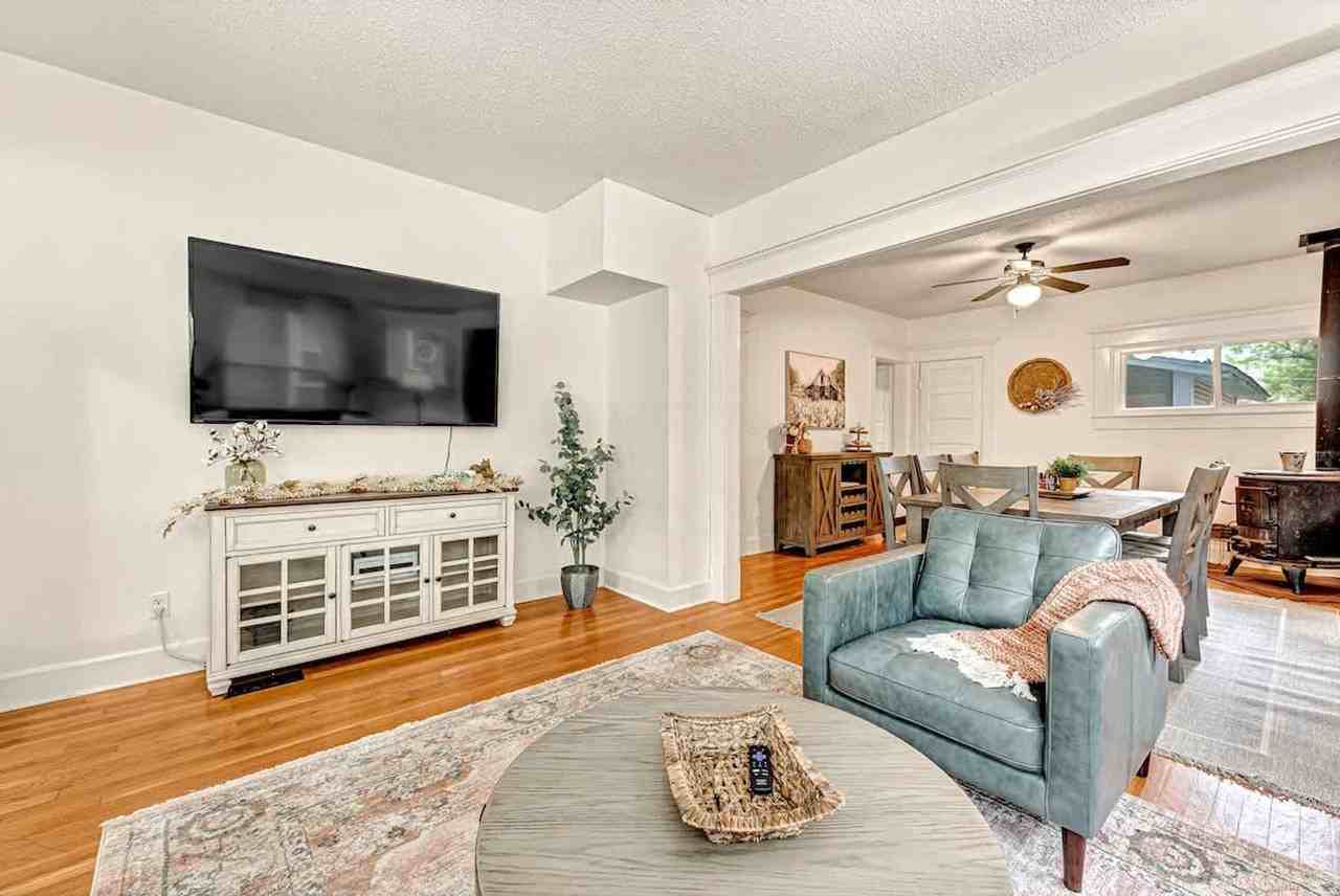 413 S Madison St #1520928P - Photo 4 of 31