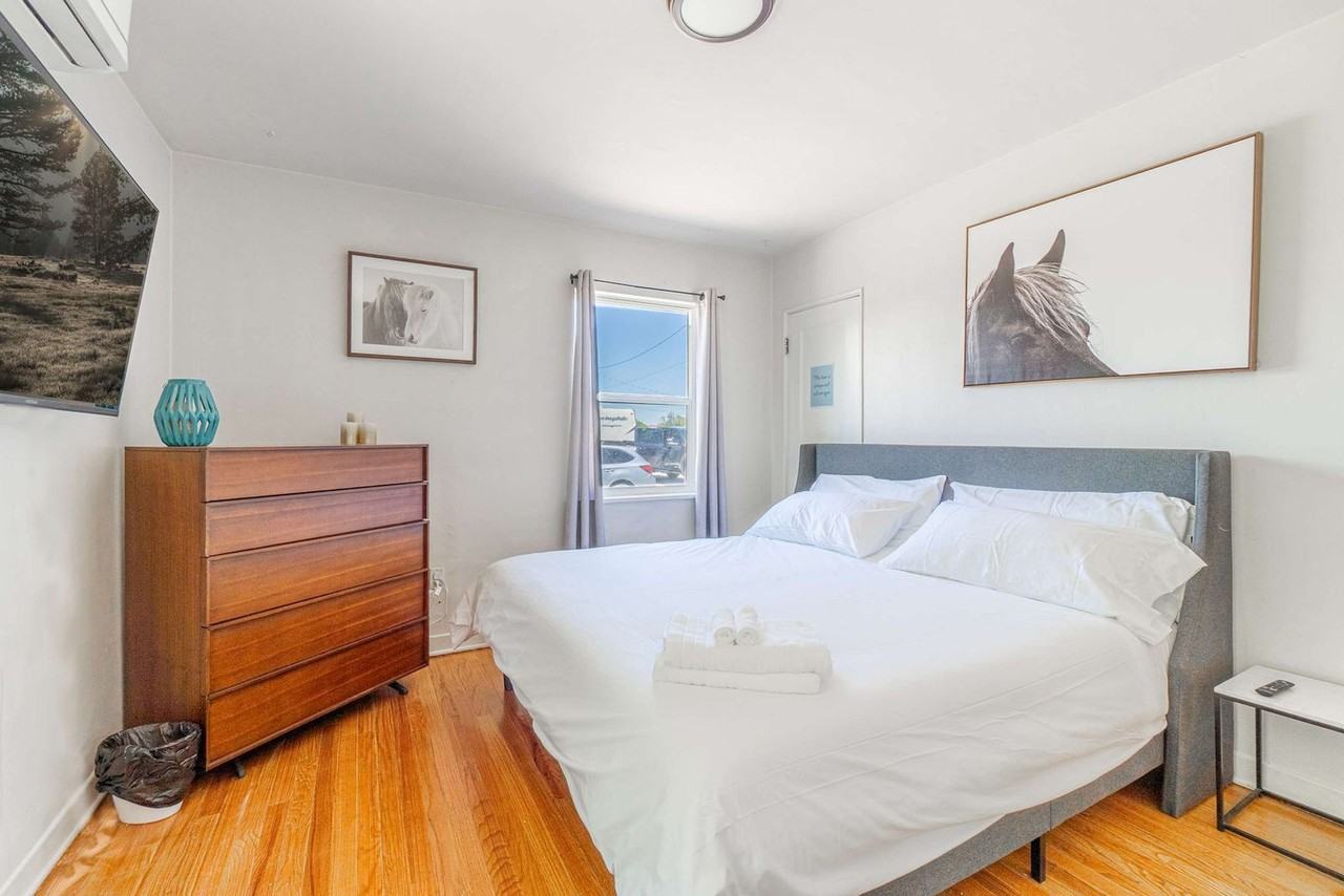 759 Stewart St #1531659P - Photo 4 of 16