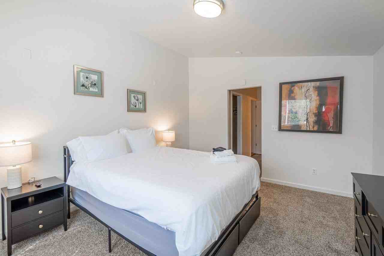 1550 Carousel Ct #1531662P - Photo 4 of 28
