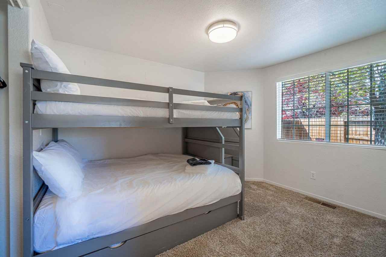 1550 Carousel Ct #1531662P - Photo 7 of 28