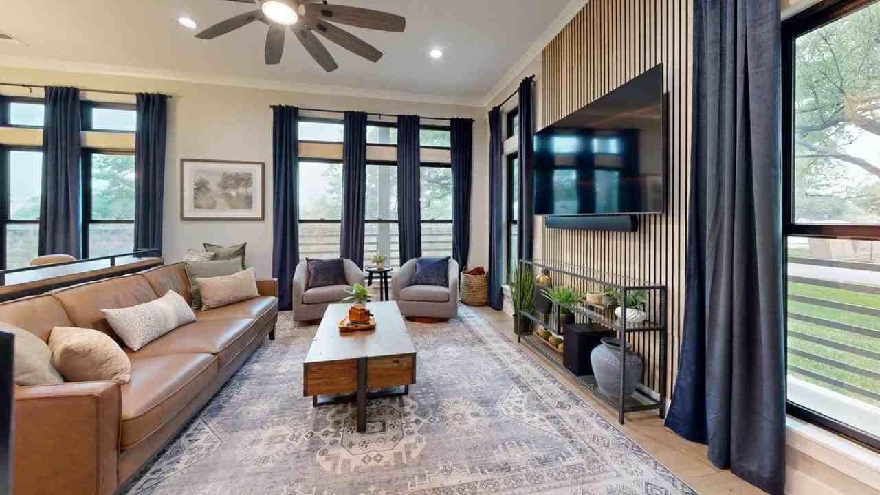 100 Moss St #1532879P - Photo 4 of 32