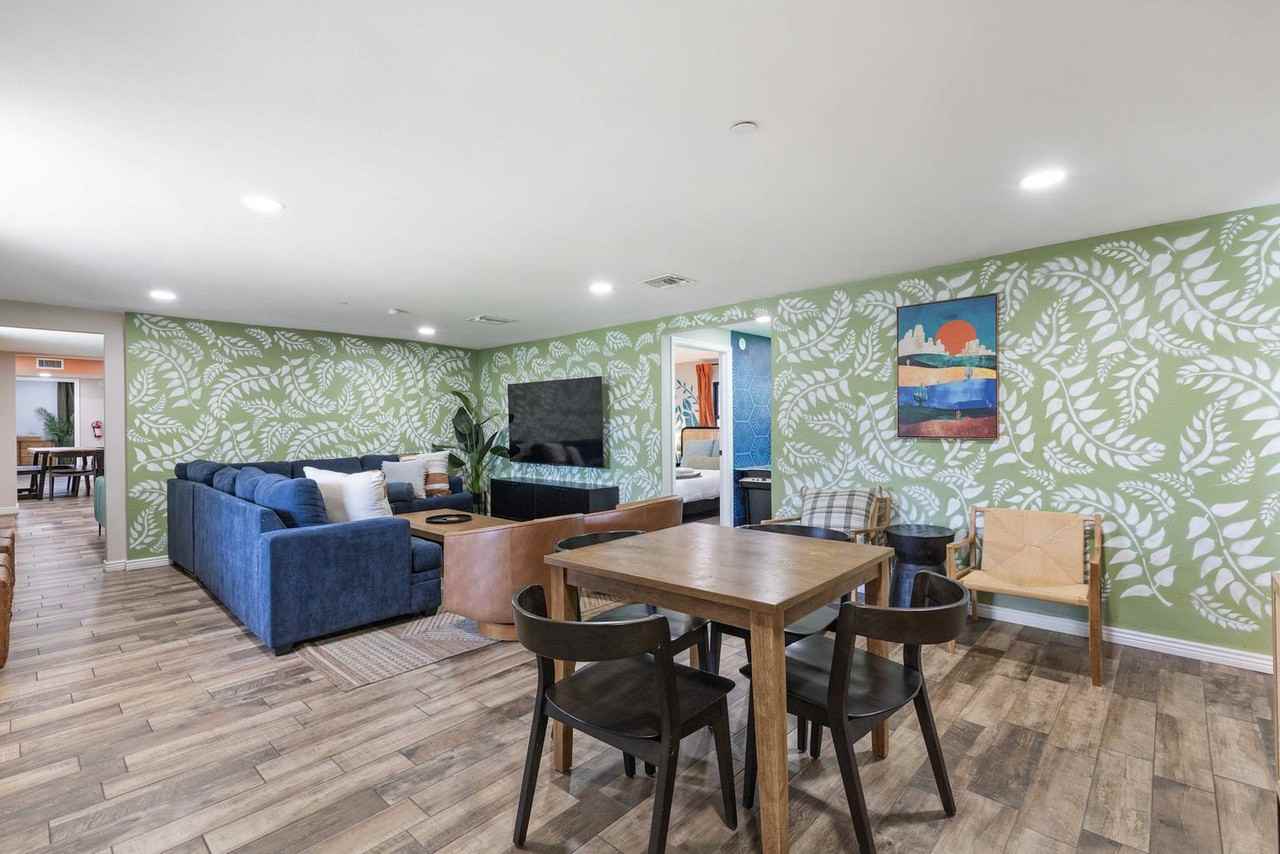 13829 N 11th St #1407034P - Photo 3 of 43