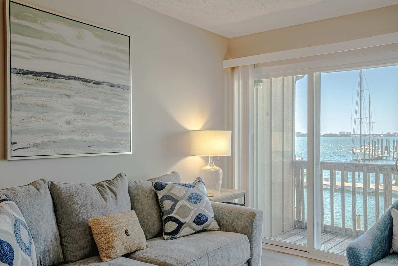5505 Sun Harbor Road - Photo 4 of 38