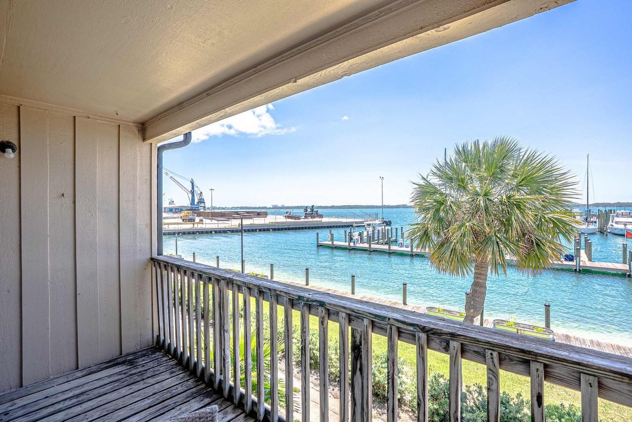 5505 Sun Harbor Road - Photo 7 of 38