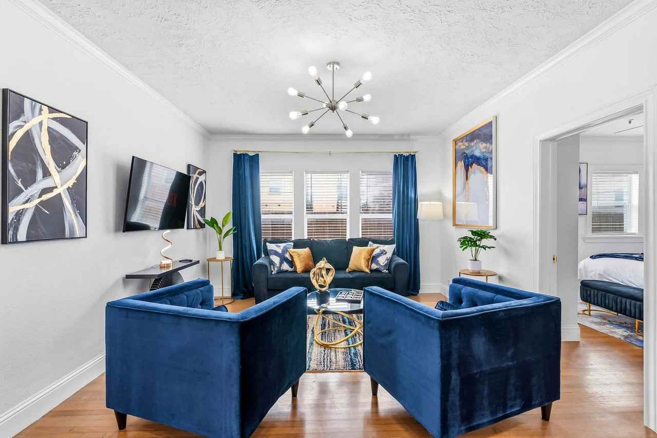 1802 Wentworth Street - Photo 2 of 18
