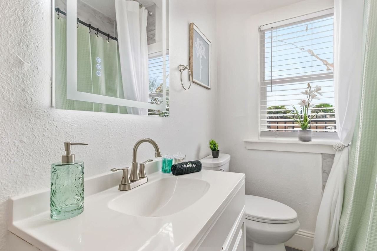 1802 Wentworth Street - Photo 6 of 18