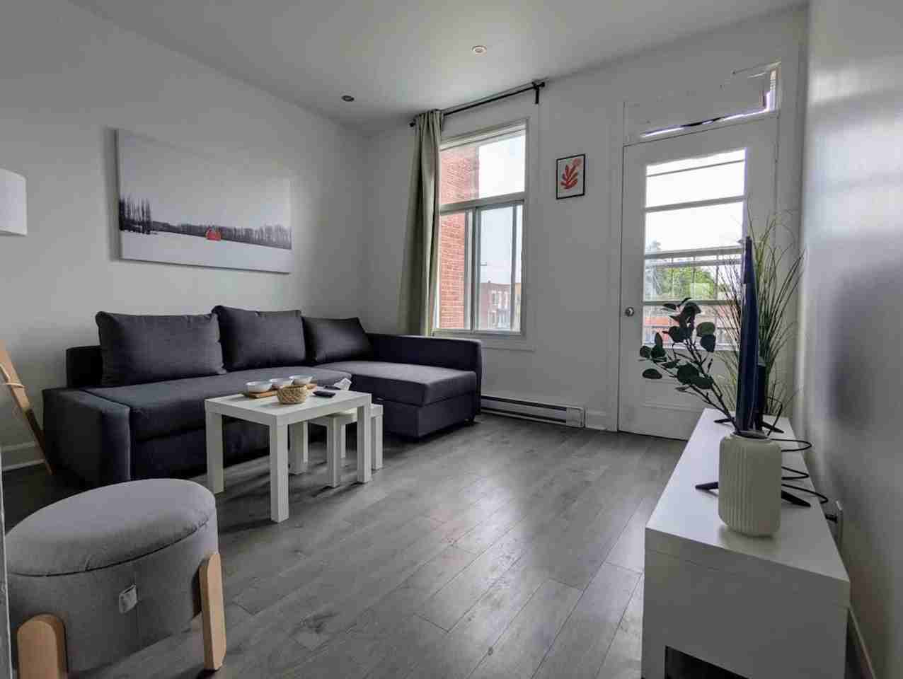 4006 Rue Hochelaga #1543128P - Photo 3 of 18