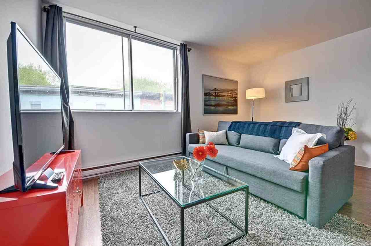1370 Rue Ontario E #1543132P - Photo 4 of 16