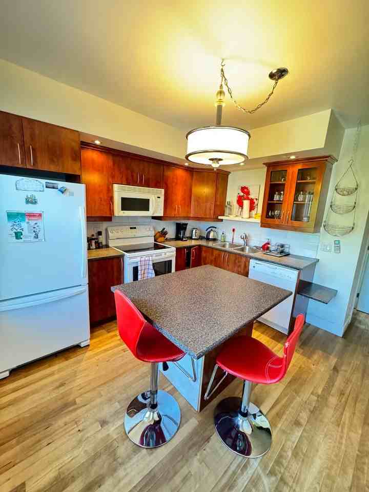 6417 10e Avenue #1543134P - Photo 4 of 22