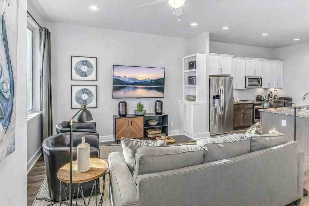 2131 24th Ave N #1051711P - Photo 4 of 48