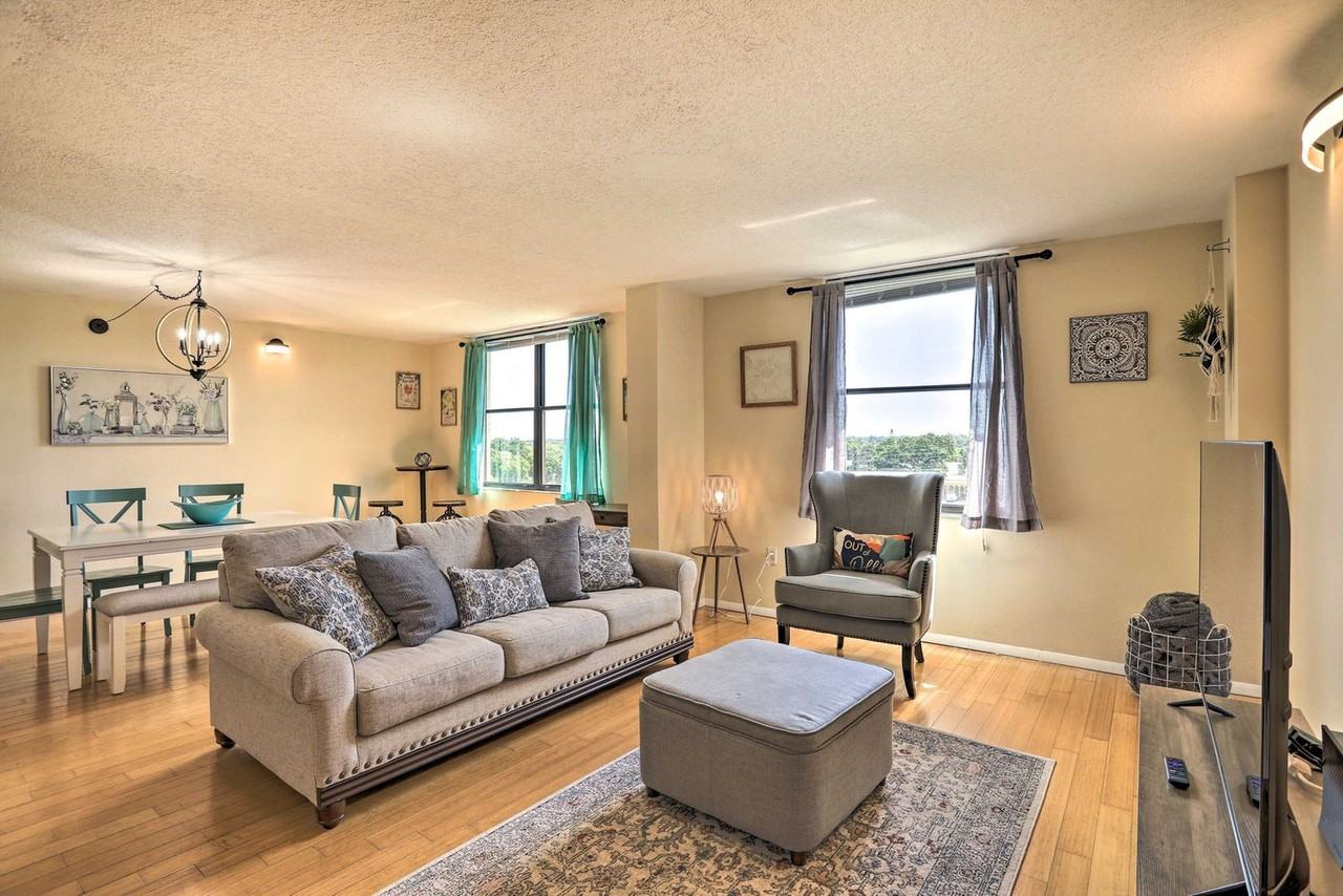 701 S Madison Ave #1545916P - Photo 2 of 19