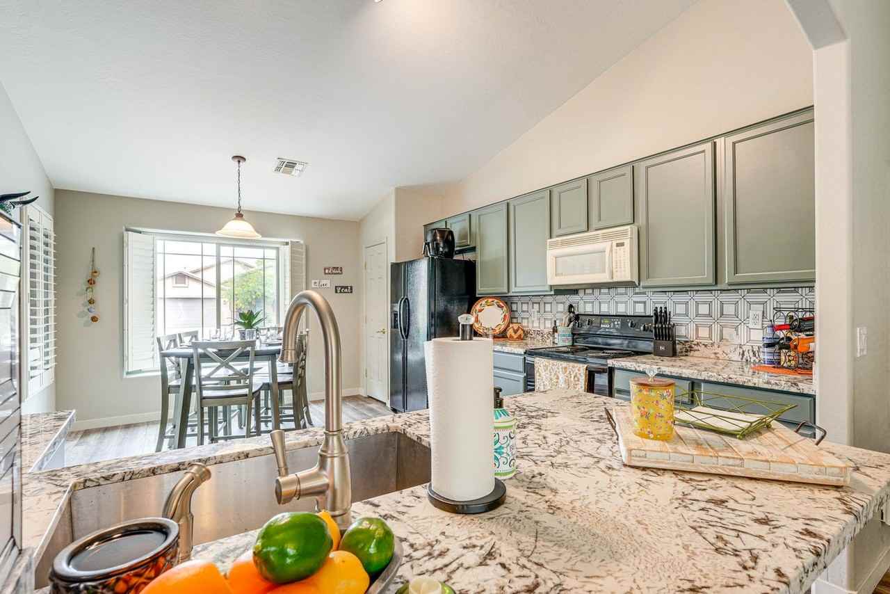 2125 W Goldmine Mountain Dr #1546392P - Photo 7 of 21