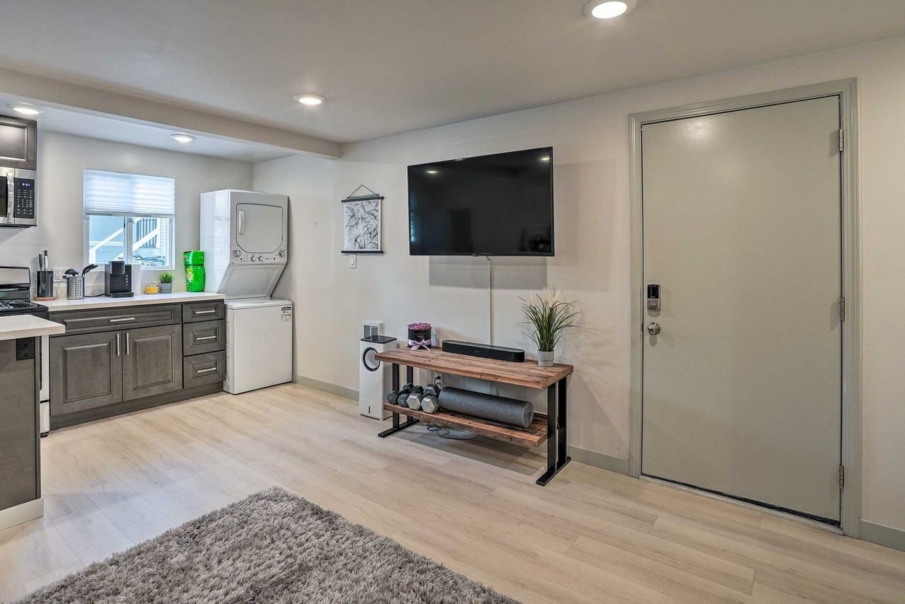 2715 Macarthur Blvd #1545944P - Photo 4 of 22