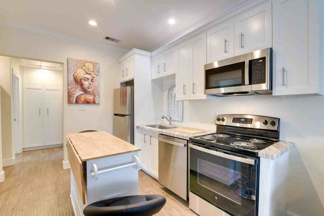 1208 26th St #1546007P - Photo 4 of 18
