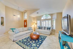 253 E Vaughn Ave - Photo 1 of 1