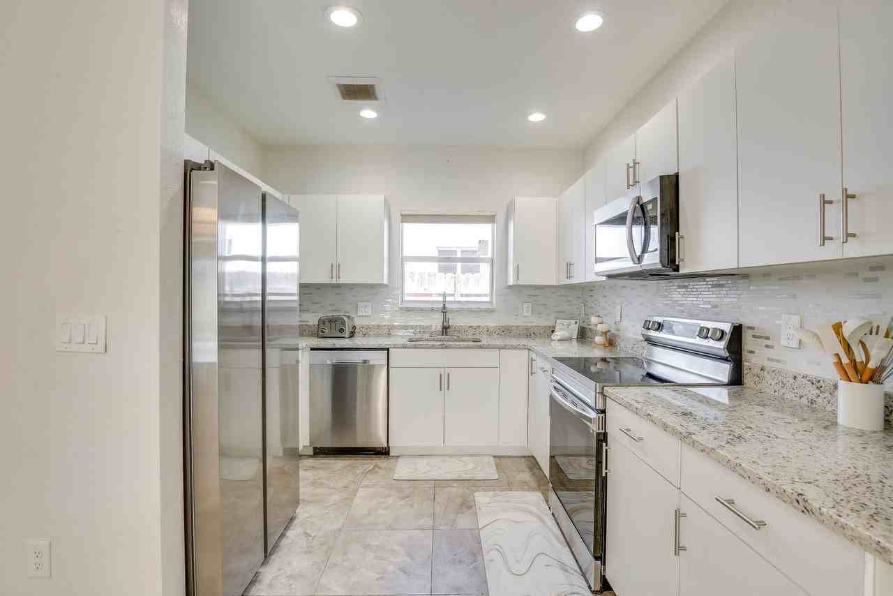 2601 Nw 15th Ct #1545926P - Photo 5 of 23