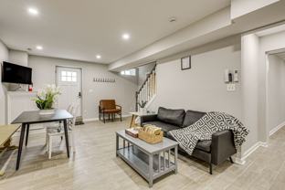 6604 Oak St - Photo 1 of 1