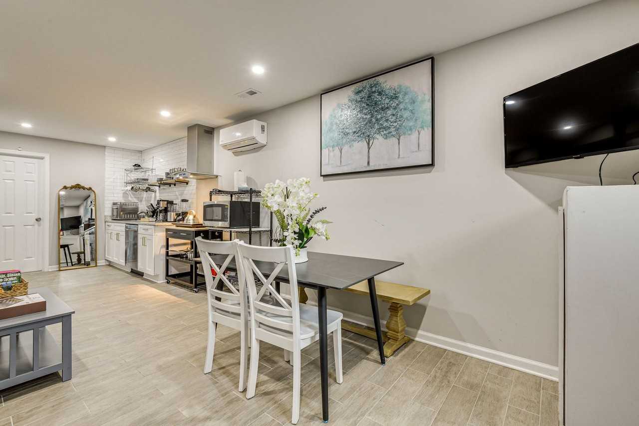 6604 Oak St #1545849P - Photo 4 of 19