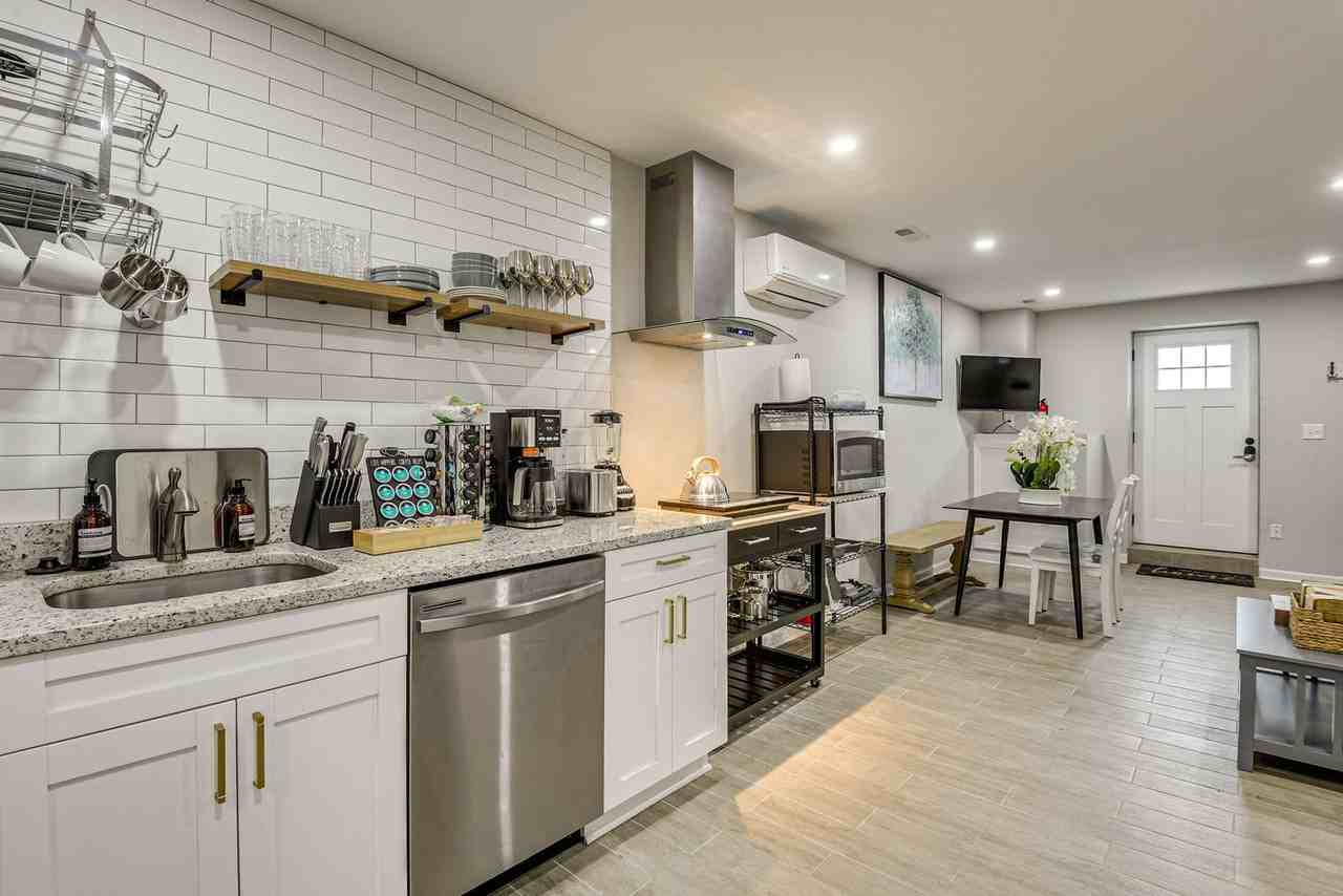 6604 Oak St #1545849P - Photo 5 of 19