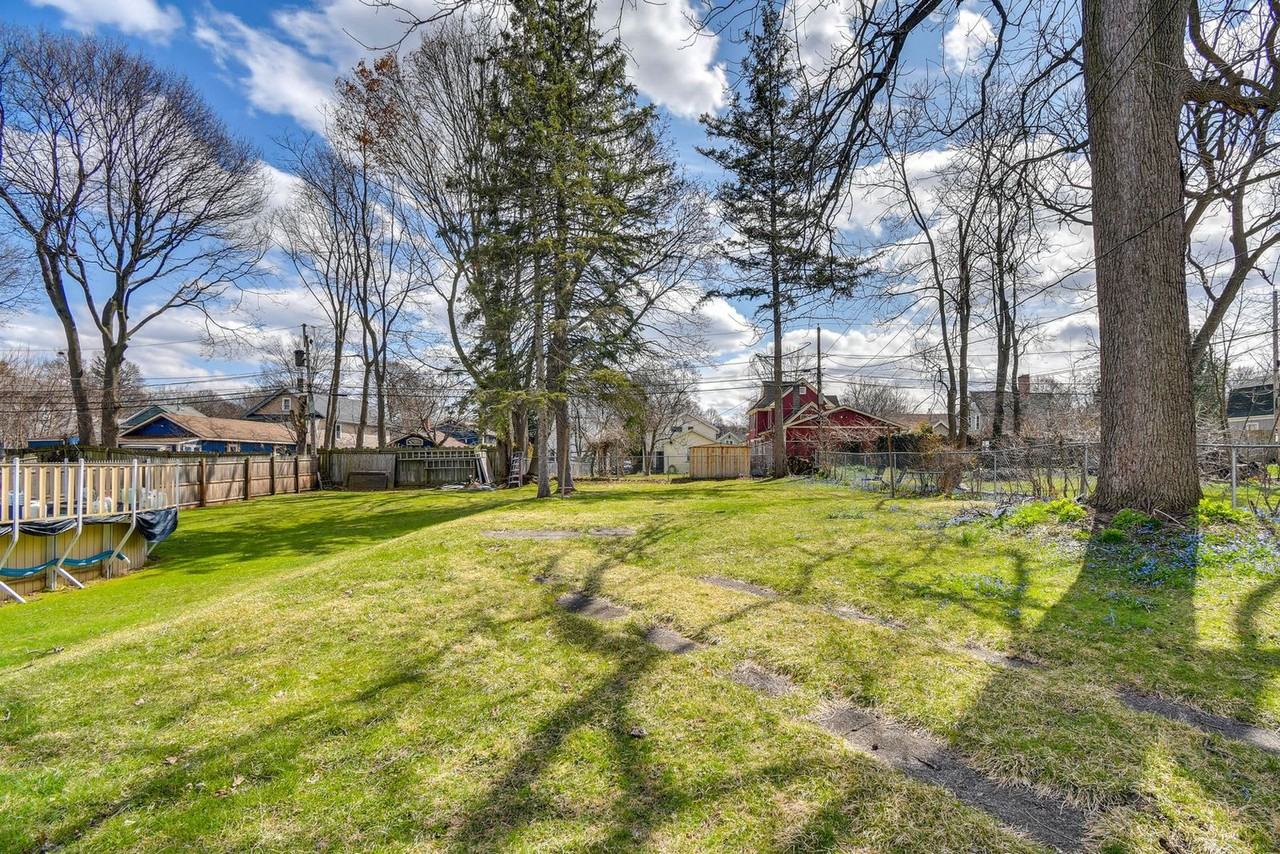 71 Sanford St #1546304P - Photo 7 of 17