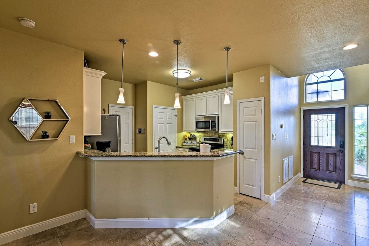 2735 Broadway St #1546437P - Photo 3 of 14