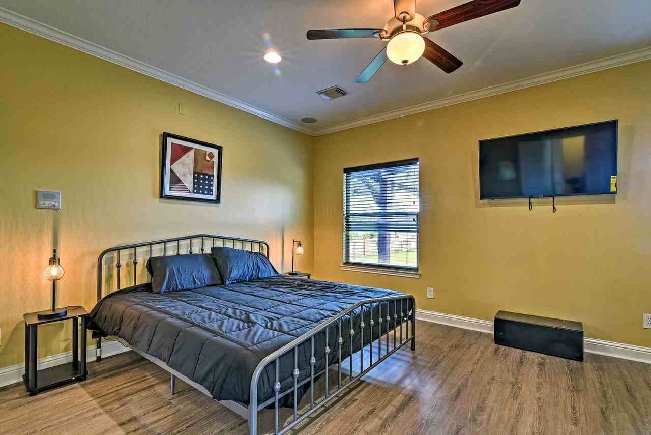 2735 Broadway St #1546437P - Photo 6 of 14