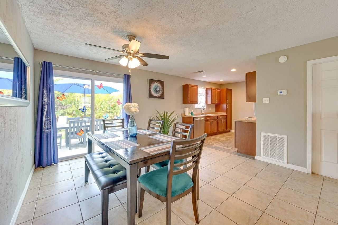 1555 N Tuttle Ave #1545777P - Photo 3 of 14