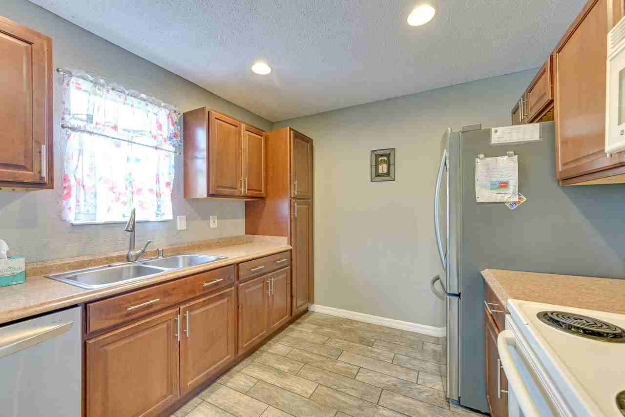 1555 N Tuttle Ave #1545777P - Photo 5 of 14