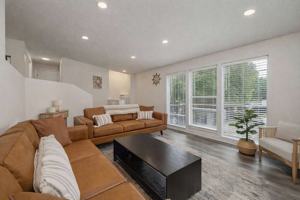 featured image of 902 N 11th St