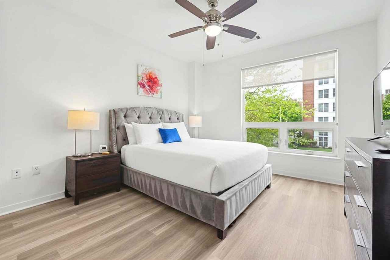 81 Tresser Blvd #1547625P - Photo 3 of 7