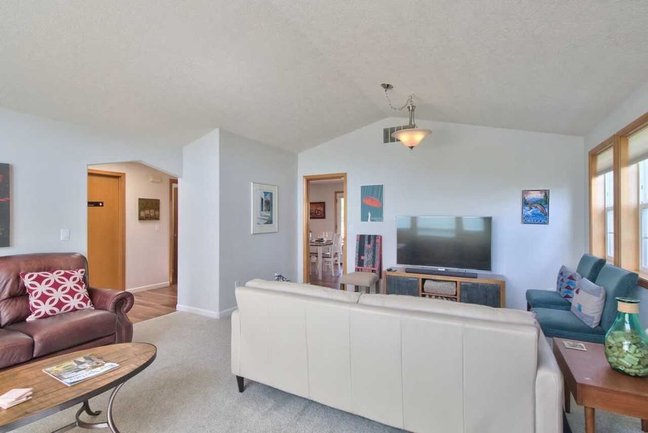 1701 Nw Wallace Rd #1550269P - Photo 4 of 28